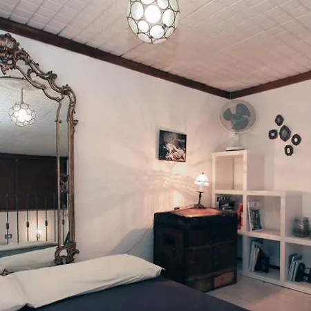 Lady House * Mailand